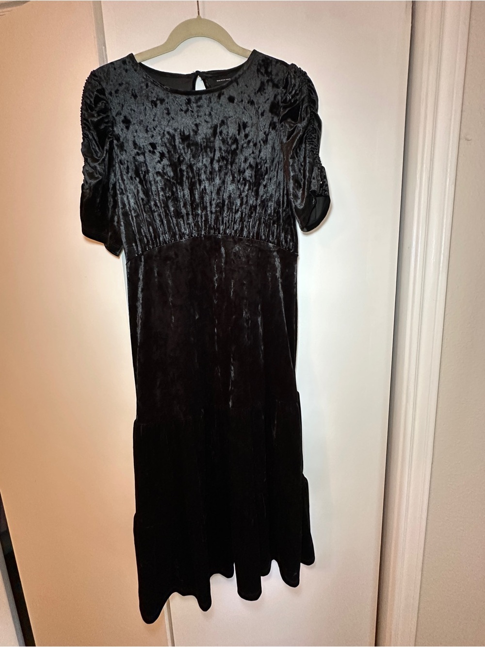 Who What Wear Black Velvet Midi Dress with Ruched Sleeves